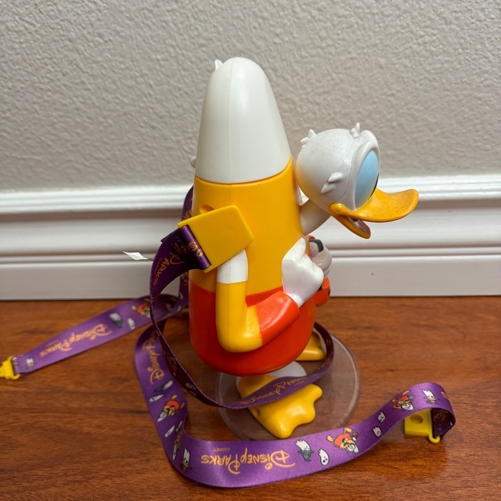 Disney Sipper 2022 Halloween Donald Duck Candy Corn - Picture 5 of 8